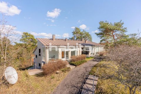 A large semi-detached house for sale in the seaside Kaitalahti! A house built according to the shapes of the rock on top of the hill. The bright, high living room gives a comfortable atmosphere as soon as you enter. Opportunity to buy an entire semi-...