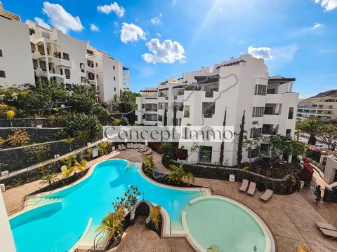 NEW LUXURY APARTMENT FURNISHED WITH 2 TERRACES, SEA VIEWS, GARAGE AND 2 HEATED POOLS! This new and modern luxury apartment impresses with very high quality equipment, a practical floor plan and of course a great location in Palm Mar. It consists of a...