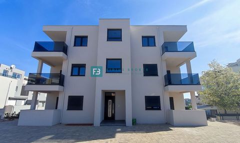Location: Šibensko-kninska županija, Vodice, Vodice. VODICE - New construction, residential building with six apartments in the wider center of Vodice. The building is located in the wider center of Vodice, in the immediate vicinity of an elementary ...