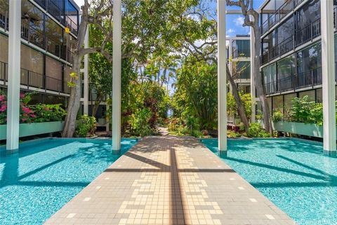 Top floor 2 bed/2 bathroom unit in the famed Kahala Beach apartments! Ideally situated on the top floor with the privacy no one living above you and wonderful amount of natural light.Amazingly maintained lush grounds with gorgeous vegetation and koi ...