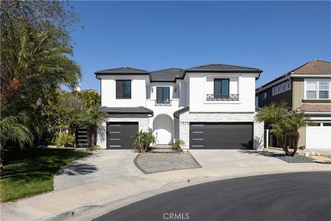 Exquisitely remodeled cul-de-sac estate with expansive lot and pool! Tucked away on a quiet cul-de-sac in Seagate, Huntington Beach, this stunningly remodeled home sits on an impressive 10,200+ square foot lot, offering an abundance of outdoor space....