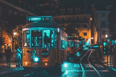 Ta nieruchomość, wraz ze swoją czarującą i przytulną atmosferą, oferuje komfortowe miejsce do wypoczynku dla maksymalnie 4 gości. Posiada dwie sypialnie, jedną z łóżkiem podwójnym, a drugą z dwoma pojedynczymi łóżkami. Apartament jest przyjazny dla z...