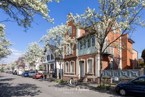 Exclusive to Christelle Clauss Immobilier Colmar Rare for sale, real estate complex located in the heart of Colmar in the sought-after St Joseph district, quiet and a few minutes walk from the historic center. Building of character and full of charm,...